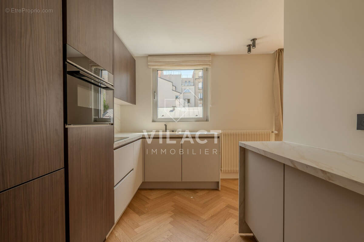 Appartement à PARIS-15E