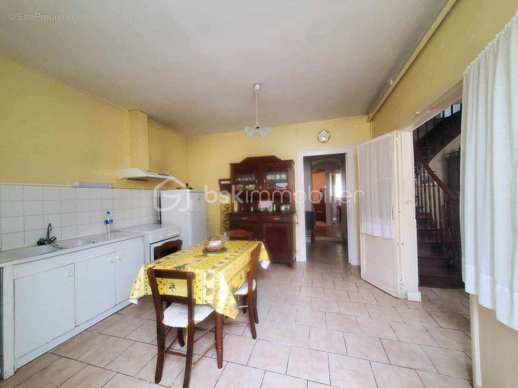 Maison de ville avec garage et jardinet - photo 2