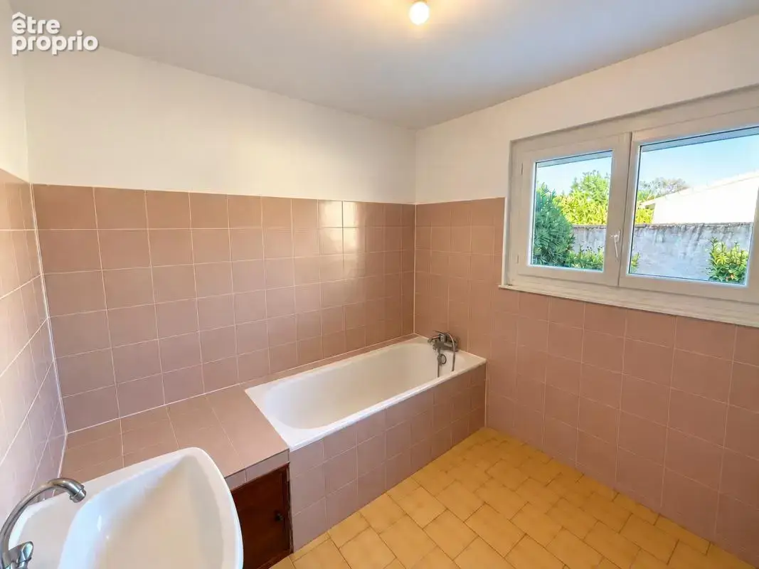 Maison 5 pièces 165 m² à vendre à Rodilhan (30230) - photo 9