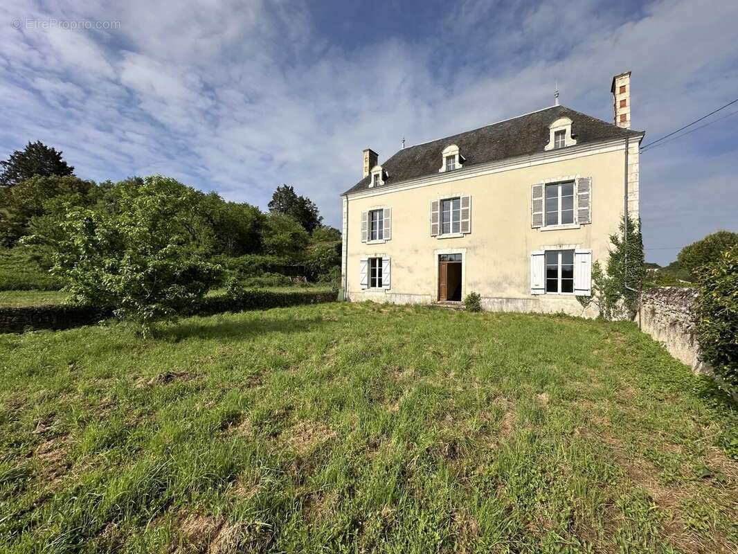 Maison à SAINT-GENEROUX