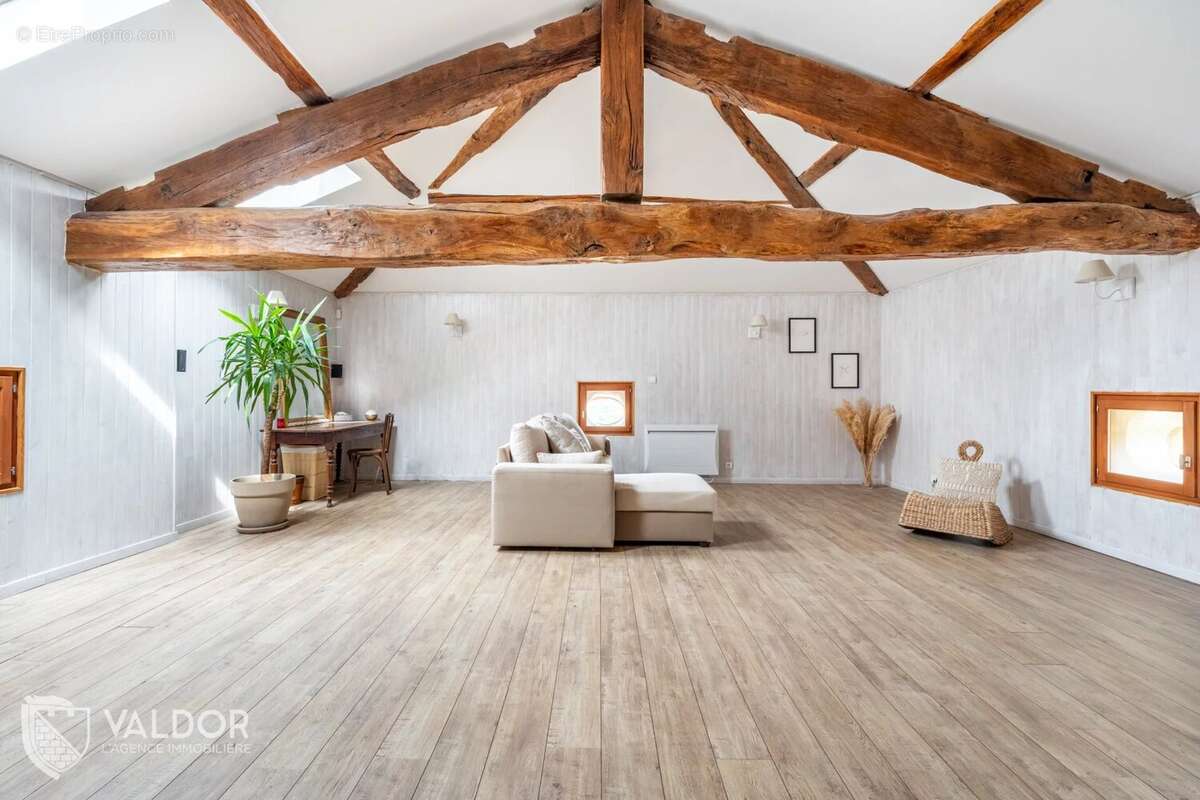 Maison à SOURCIEUX-LES-MINES