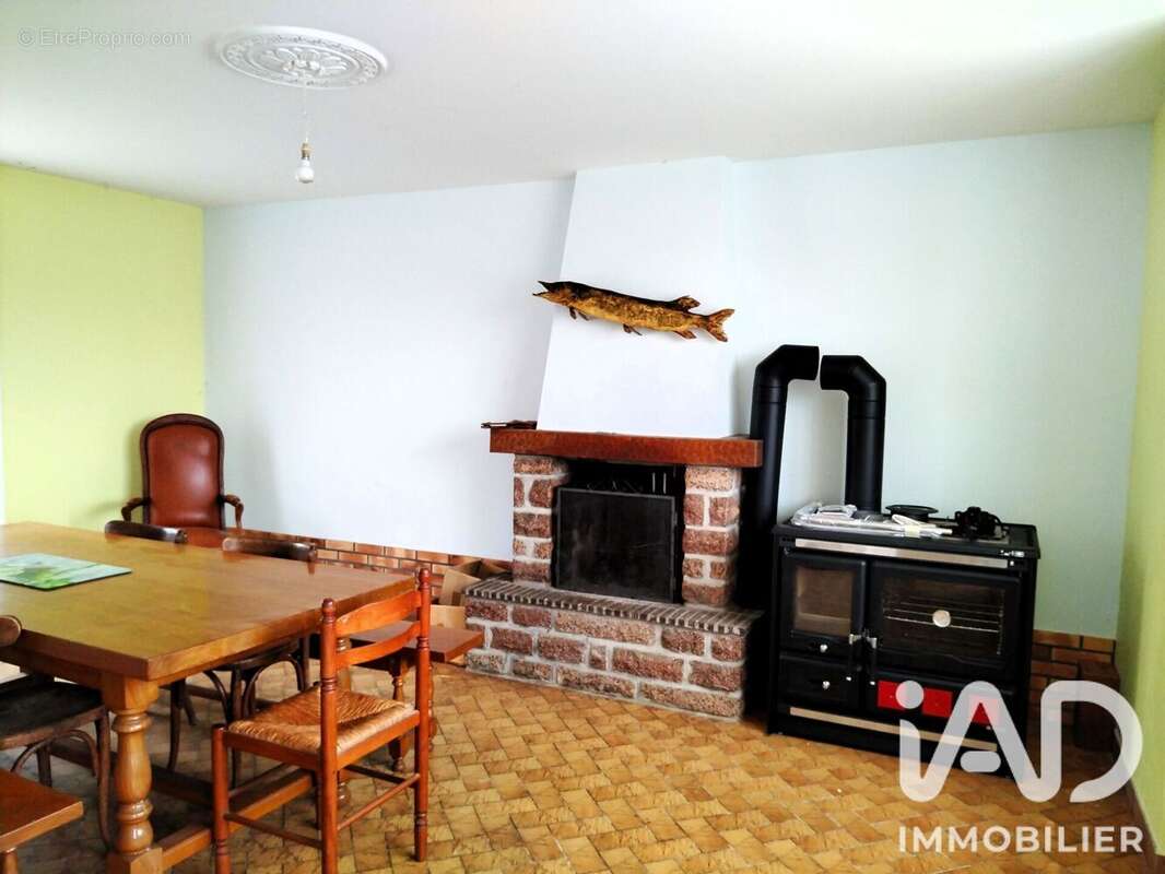 Maison 100 m² à Isigny-Le-Buat  - photo 4