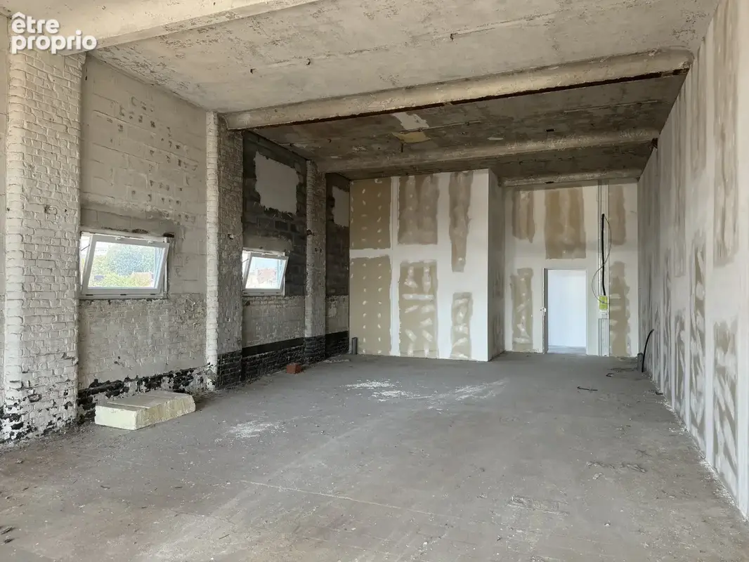 Plateau LOFT BRUT 95 m2 Tourcoing Gare - photo 1
