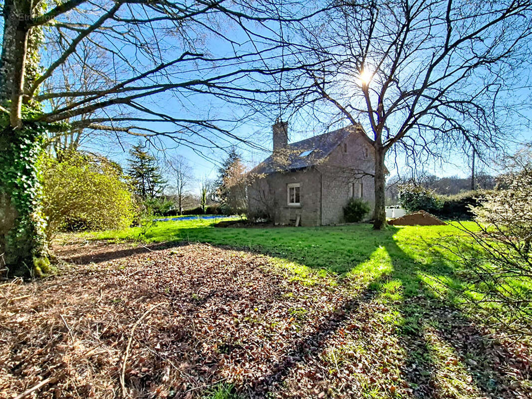 Maison à LE HINGLE