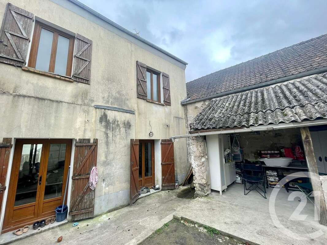 Maison à NANTOUILLET