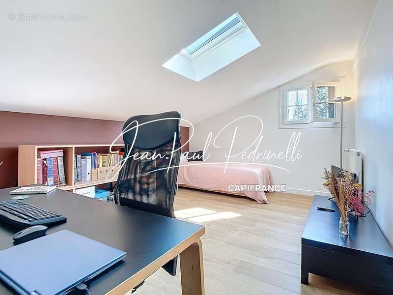 Maison à SAINT-GENIS-LAVAL