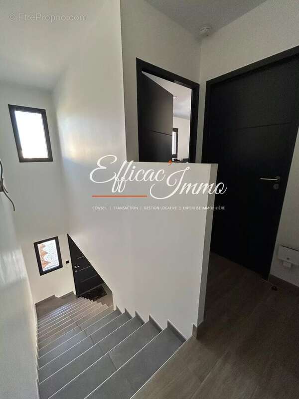 Villa 3 faces avec double garage - photo 9