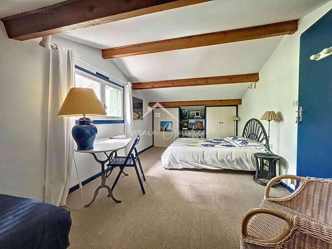 Maison à SAINT-GEORGES-DE-LUZENCON