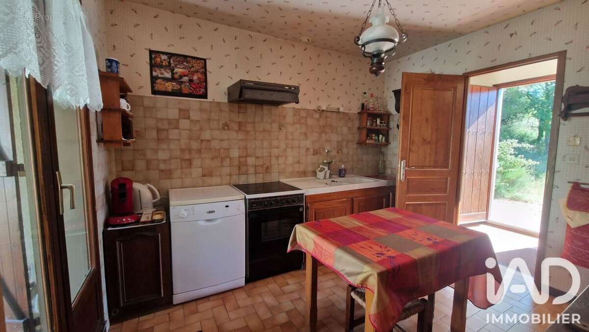 Maison 105 m² à Riez  - photo 8
