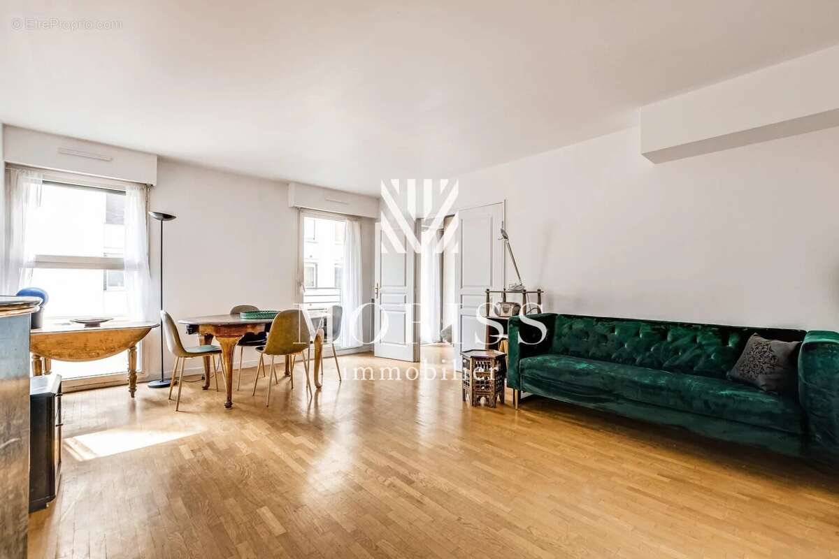 Appartement à PARIS-14E