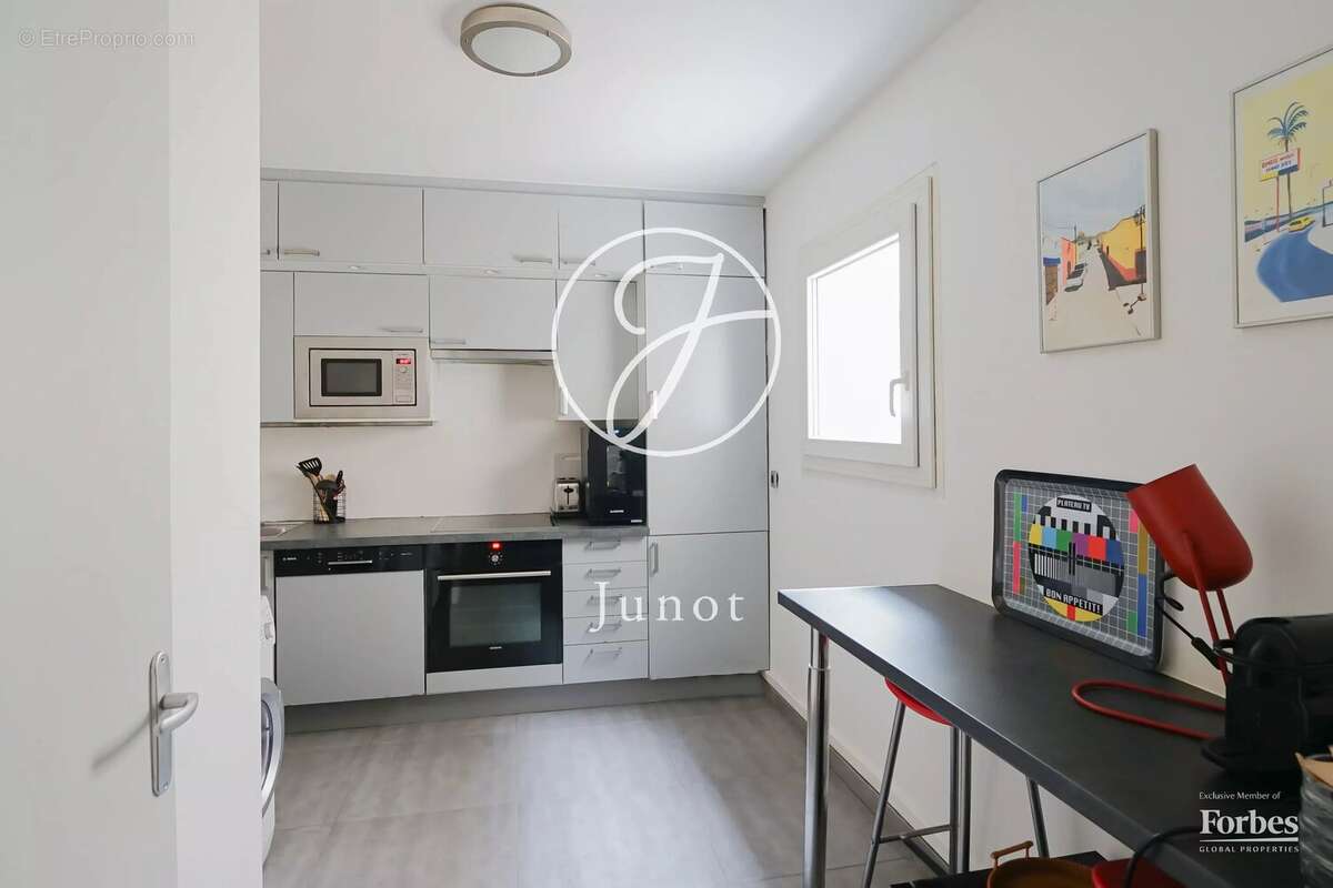Appartement à PARIS-3E