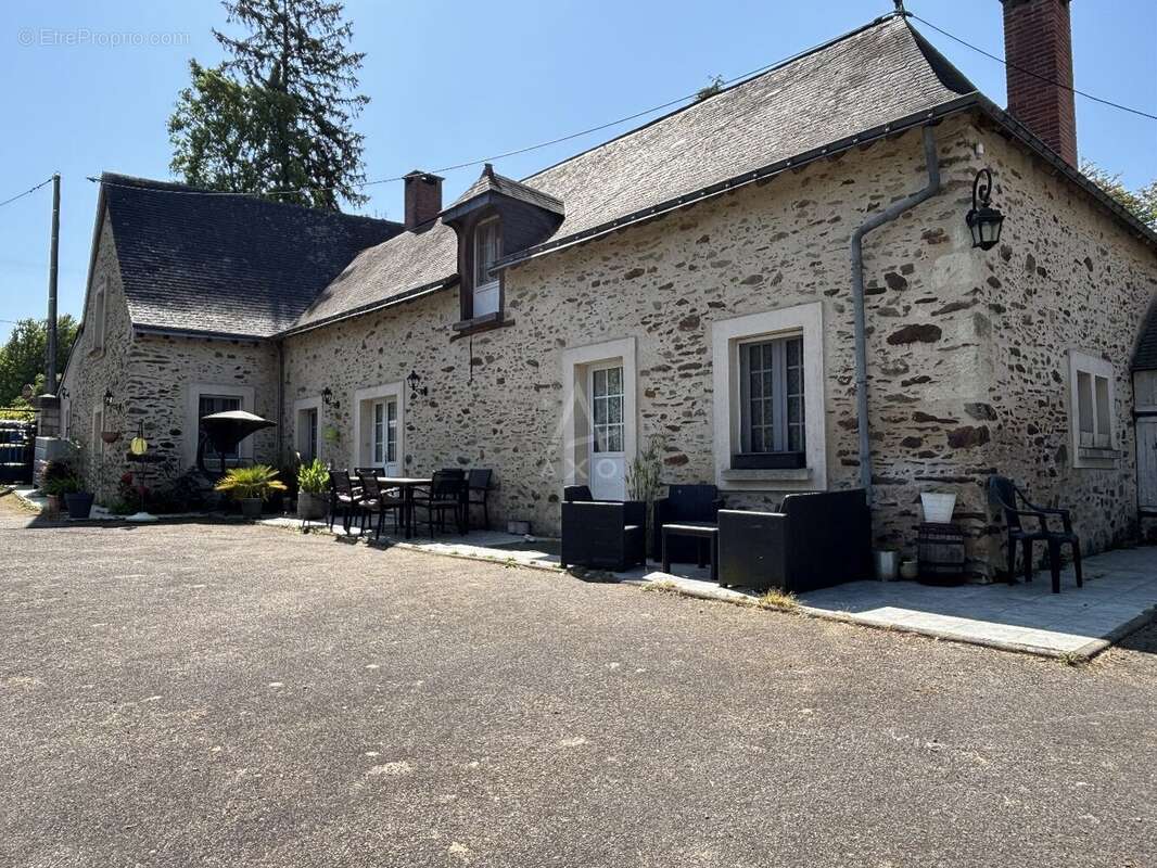 Maison à MIRE