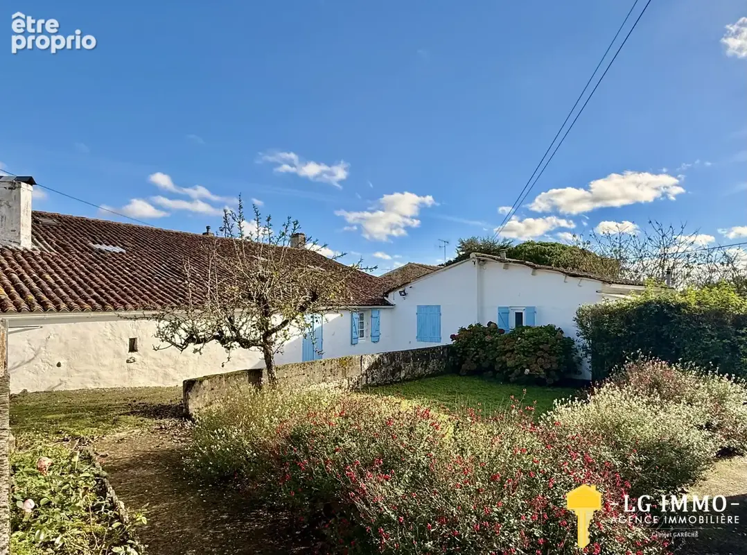 Lot de deux maisons d'habitation, grange, atelier et terrain clos - photo 2
