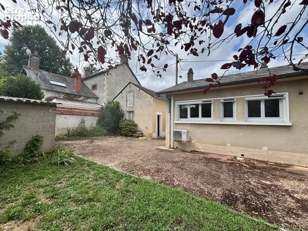 Maison à LA GUERCHE-SUR-L'AUBOIS