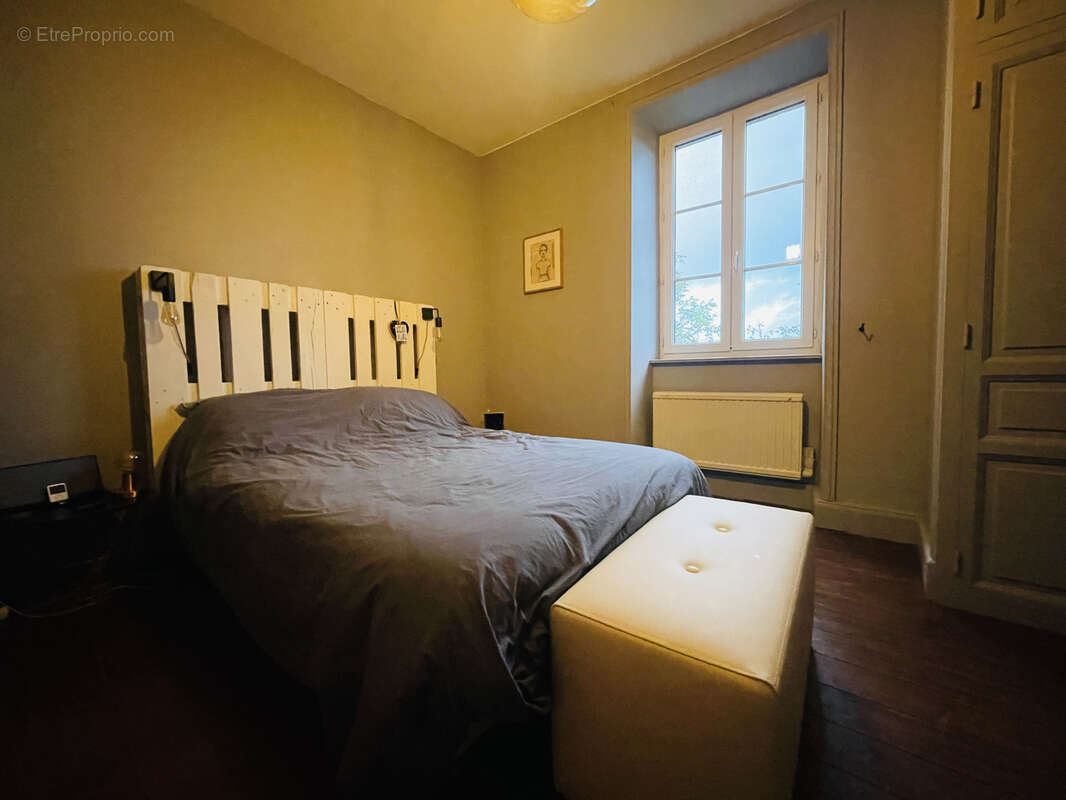 Maison à VARS-SUR-ROSEIX