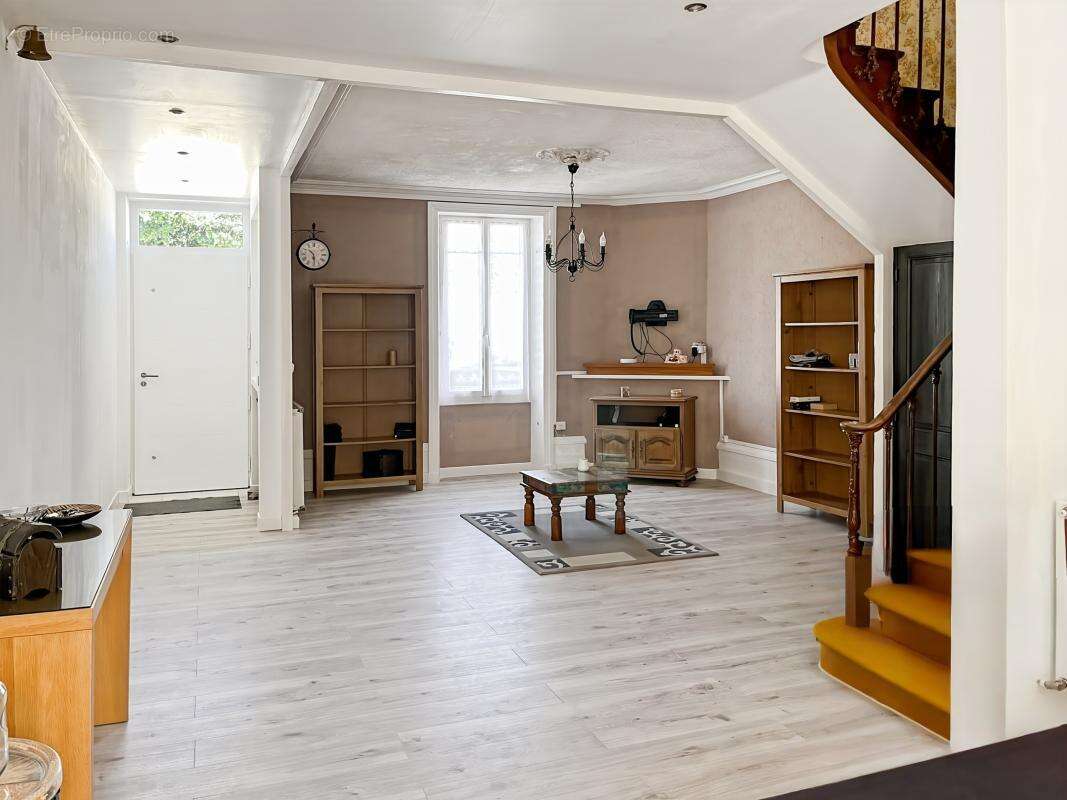 Maison 130 m² à Cognac  - photo 4