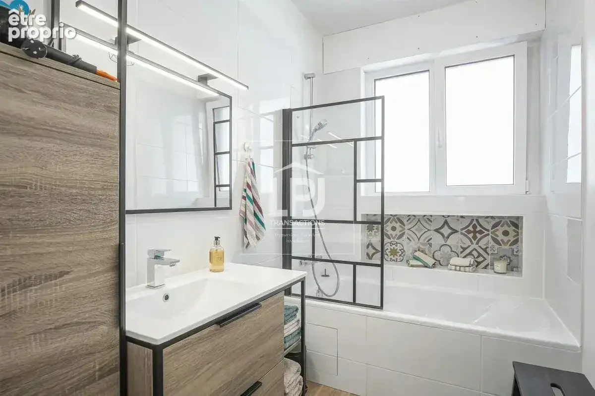 Côte Pavée – Dernier étage,T3 bis avec terrasse exceptionnelle de 97 m² et art de vivre privilégié - photo 9
