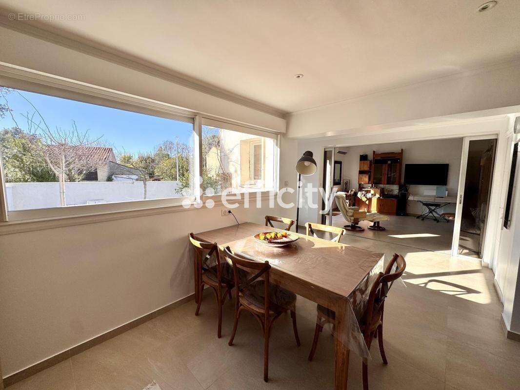 Maison à LA LONDE-LES-MAURES