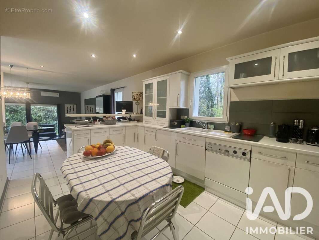 Maison 130 m² à Talmont-Saint-Hilaire  - photo 8