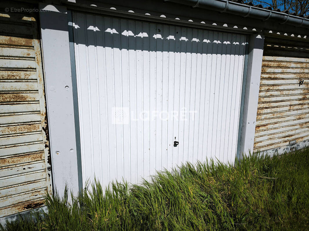 Parking à MANTES-LA-JOLIE