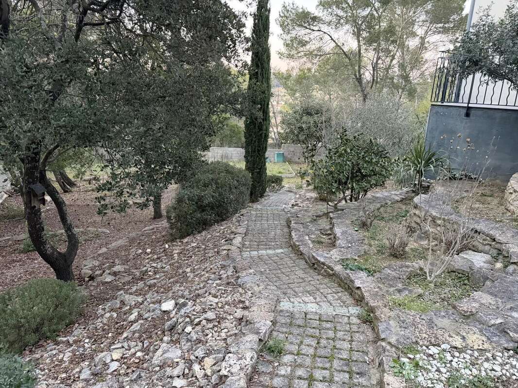 Maison à CAVEIRAC