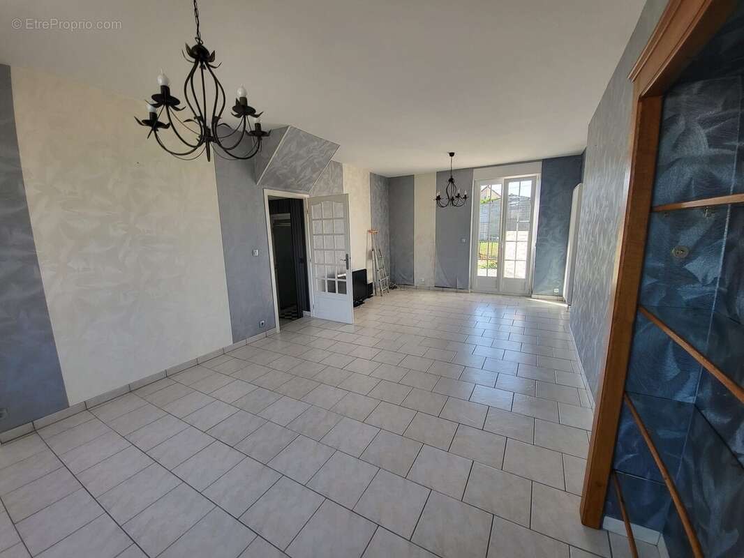 Maison 86 m² à Rehon  - photo 6