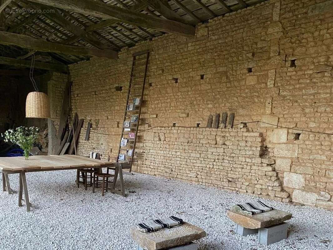 Maison à CHEF-BOUTONNE