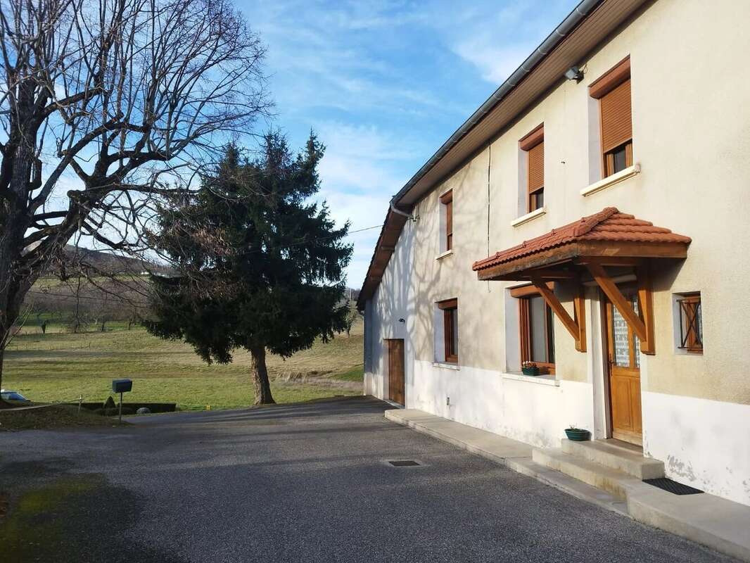 Maison à CHEVRIERES