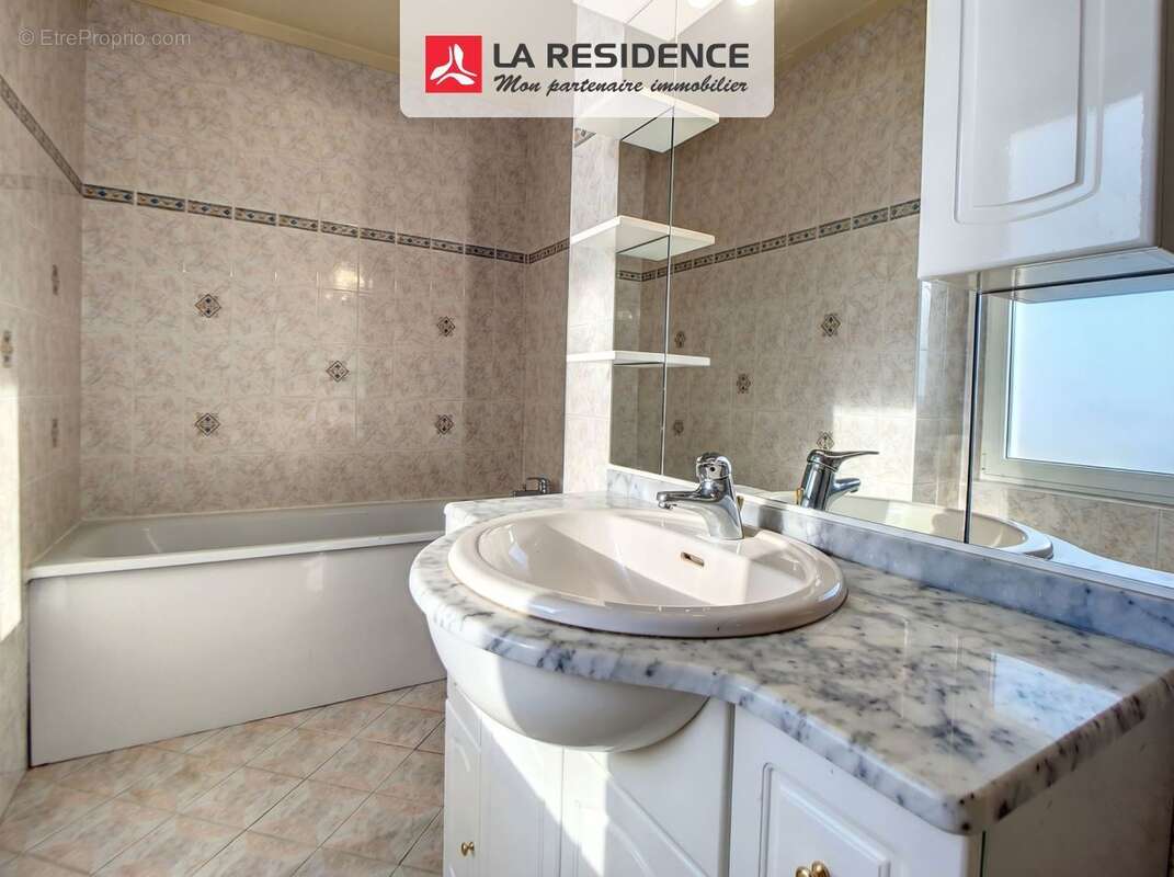 Appartement à VERNEUIL-SUR-SEINE