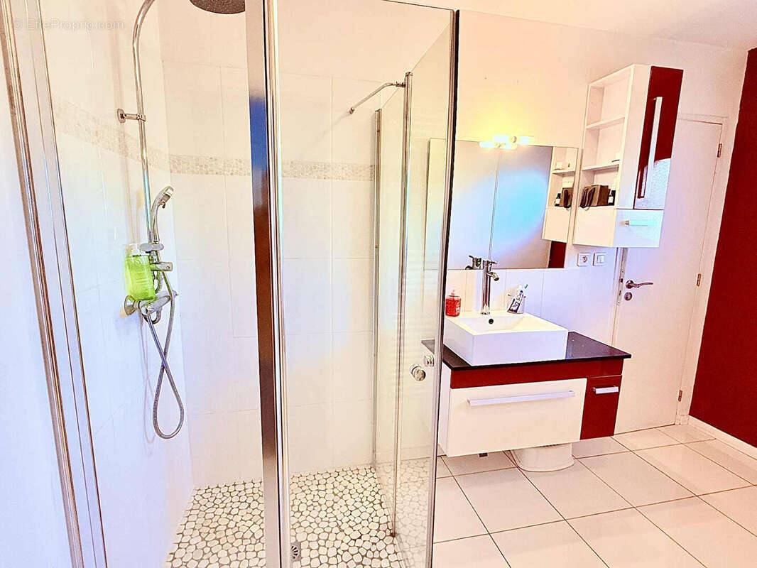 Maison à AMBARES-ET-LAGRAVE