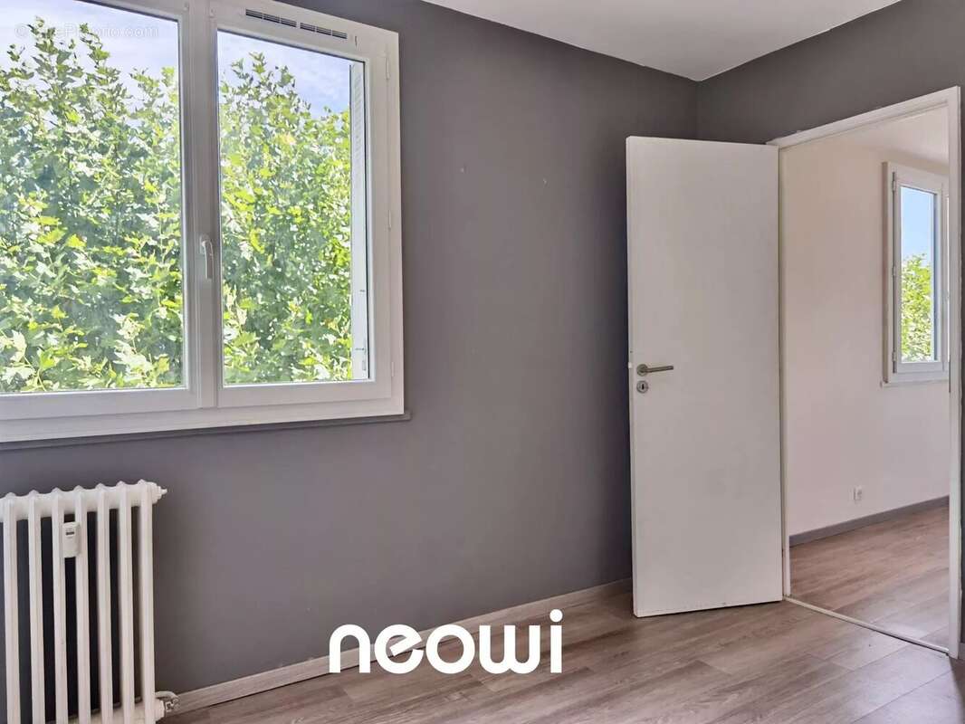 ALOUETTES - Appartement T5 avec loggia, cave et garage - photo 7