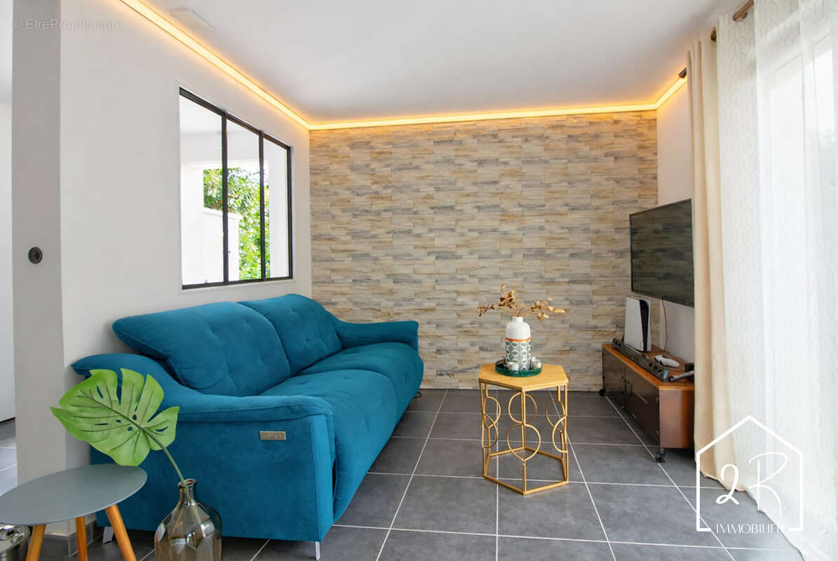 Maison à SEREZIN-DU-RHONE