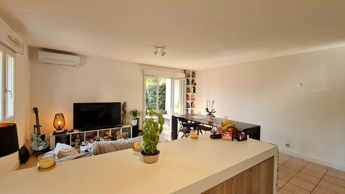 Appartement à VILLENEUVE-LES-AVIGNON