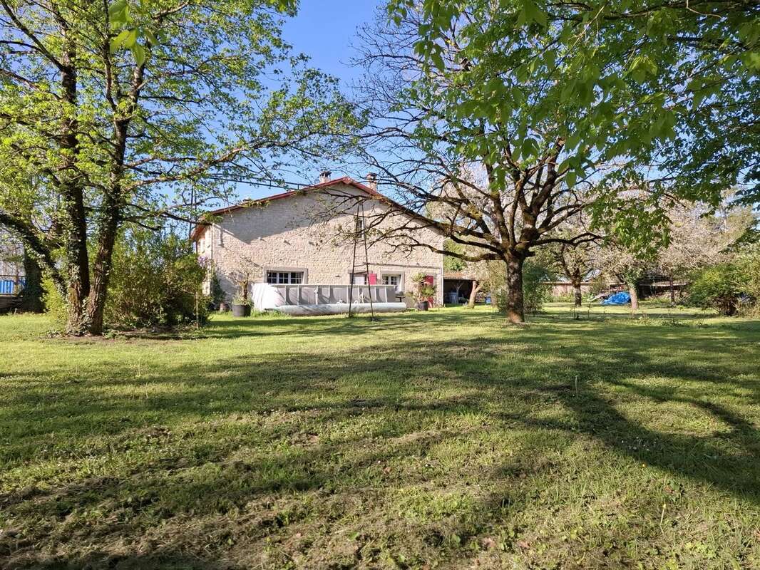 Maison à CHEF-BOUTONNE