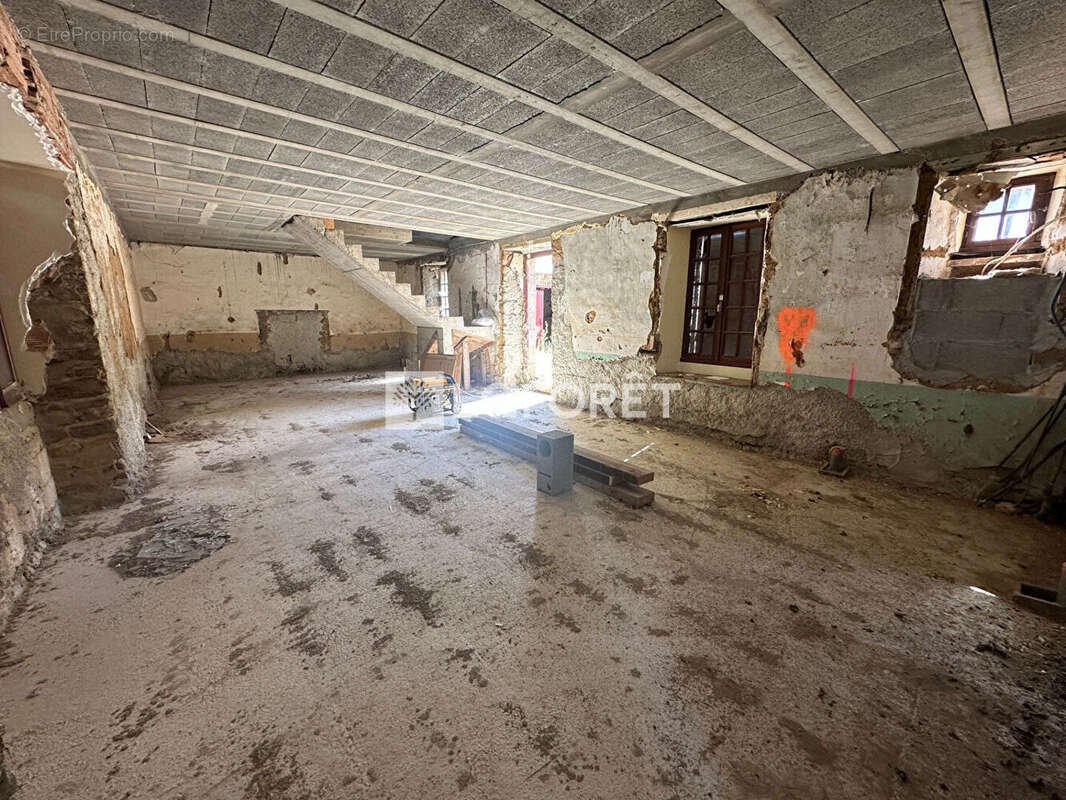 Corps de ferme 2,3ha vue imprenable - photo 6
