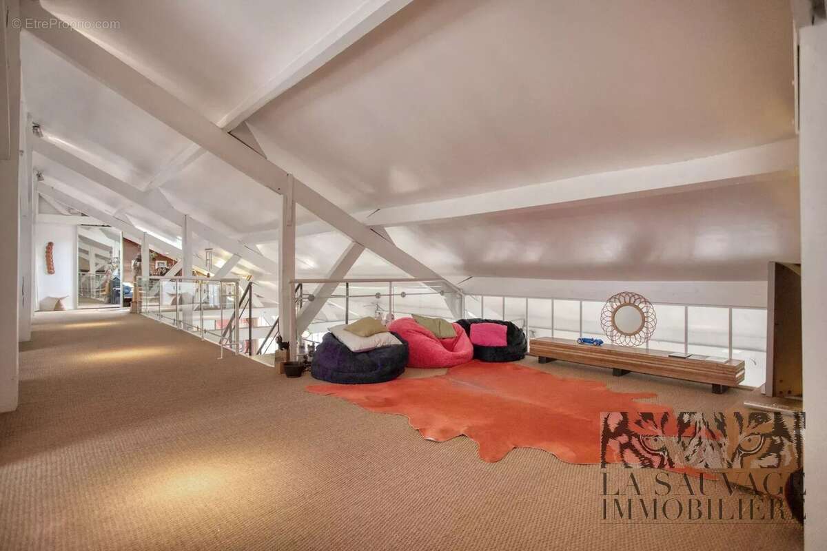 Appartement à PARIS-10E