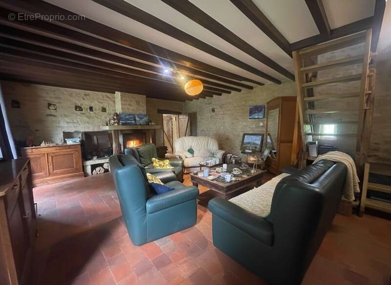 Maison à LURCY-LEVIS