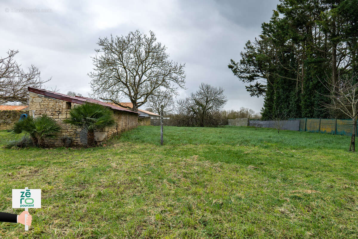 Maison à LES MAGNILS-REIGNIERS