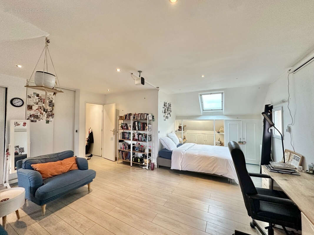 Maison à CRECY-LA-CHAPELLE