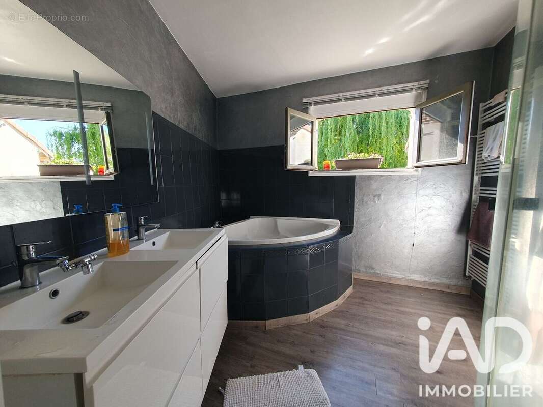 Maison 133 m² à Rainneville  - photo 8
