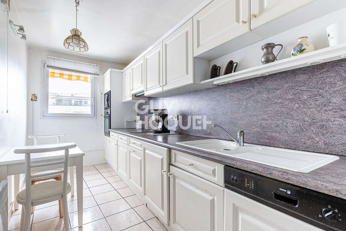 Appartement à PARIS-20E