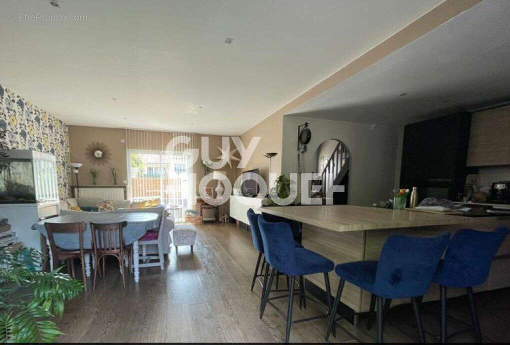 Maison à LE BLANC-MESNIL