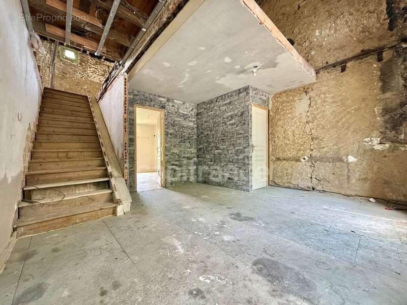 Maison à SAINT-JUST-EN-CHEVALET