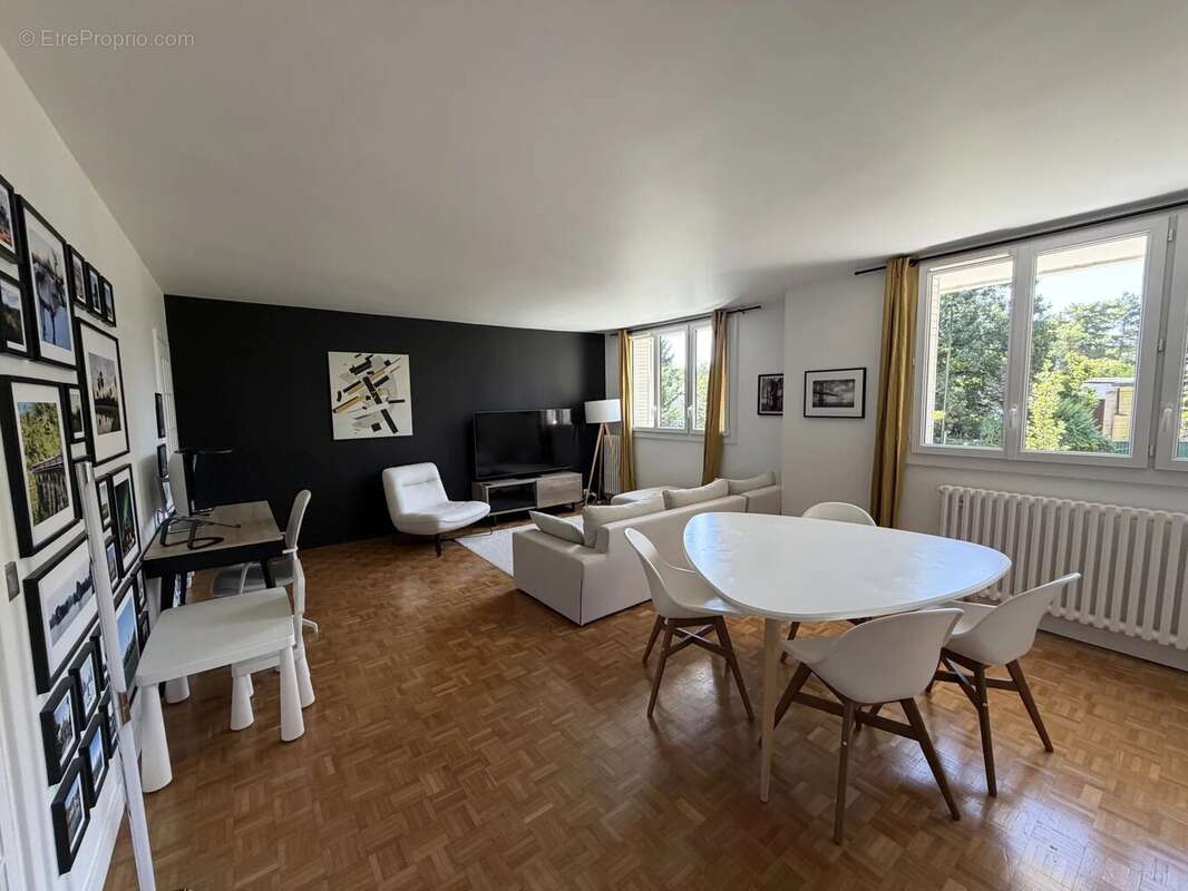 Bougival — Appartement T3/T4 - Refait à neuf -  Résidence avec PISCINE -DPE : C / C - photo 16