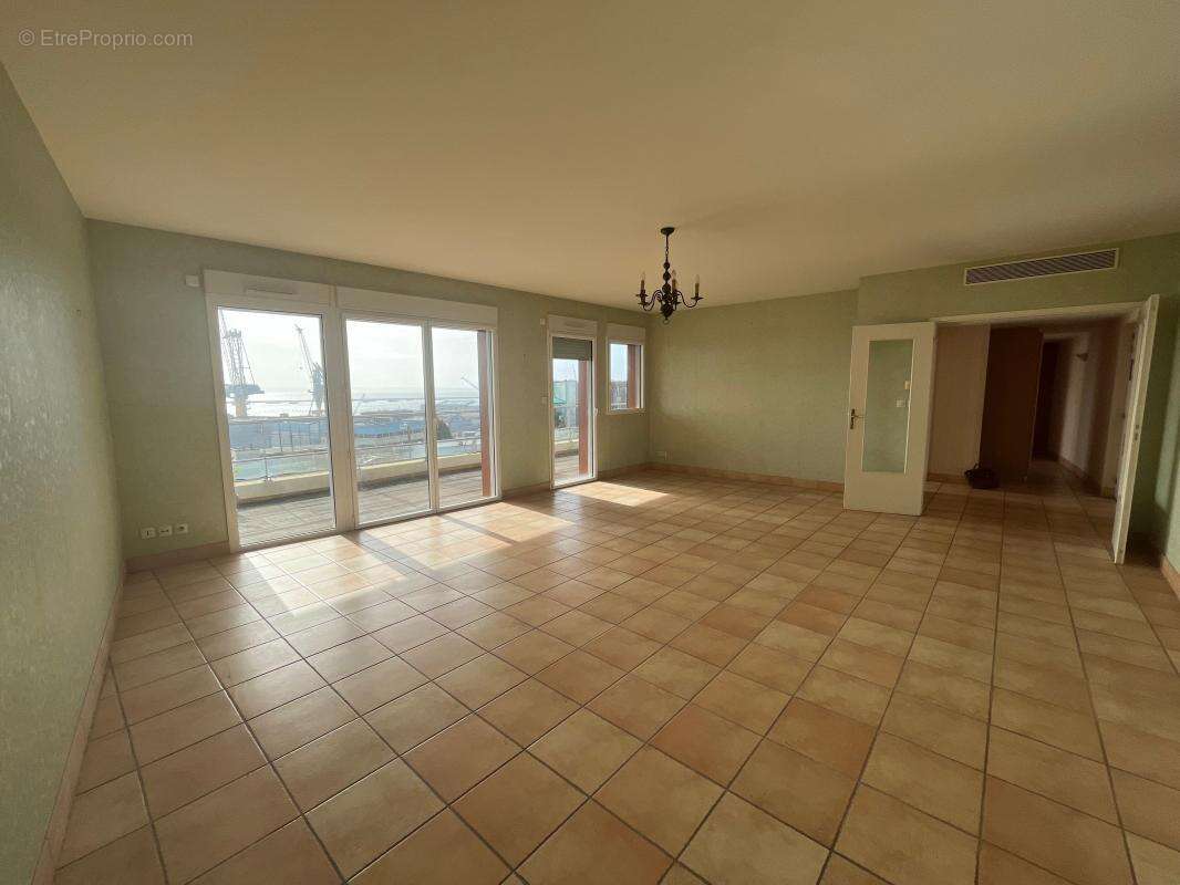 BREST : LA CORNICHE -Appartement T4 avec superbe vue mer - photo 2