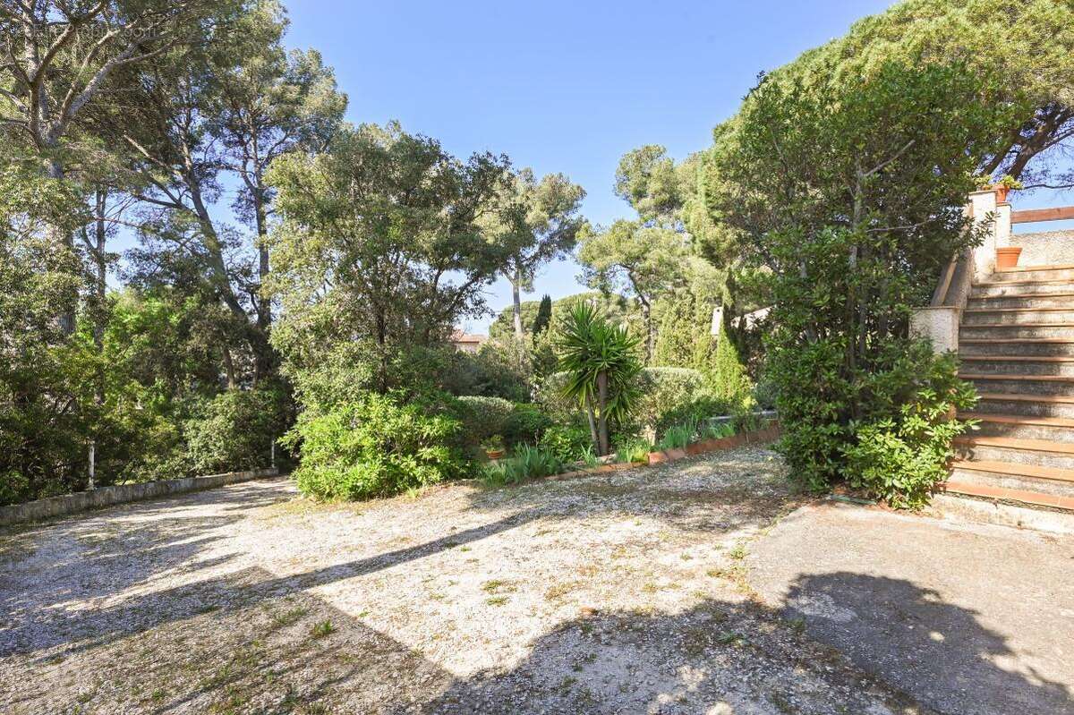 Maison à SIX-FOURS-LES-PLAGES