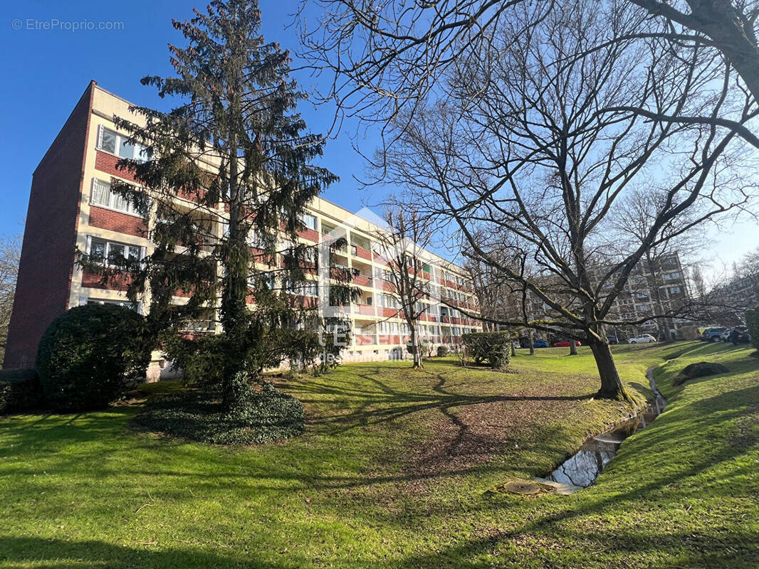 Appartement à VERNEUIL-SUR-SEINE