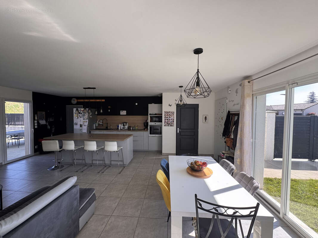 Maison à LA ROCHE-DE-GLUN