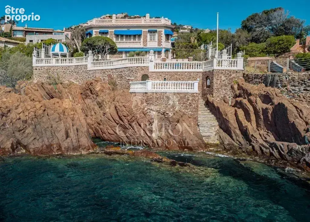 Photo Maison à La Seyne-Sur-Mer au prix de 3 980 000€