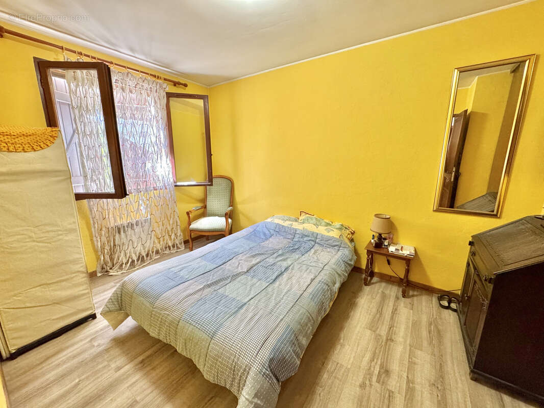 Maison à SOLLIES-TOUCAS